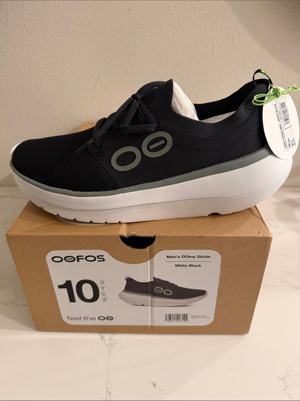 OOFOS OOmy Stride Men's in Black and White with Gray Accents